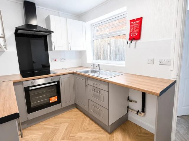 Stepney Lane, Kingston Upon Hull HU5, 2 bed terraced house to rent, £725 pcm | PrimeLocation