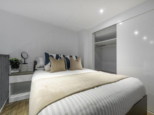 Stepney Road 1 bed private hall to rent £975 pcm £225 pw