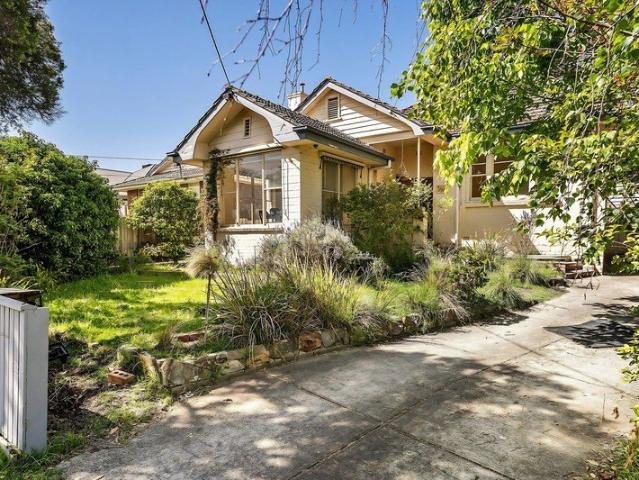 Steps to Frankston High | Double Brick Charm