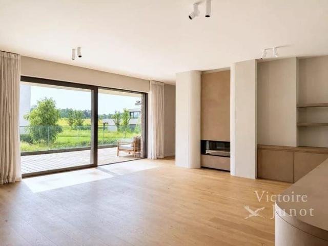 Sterea High end 2 bedroom apartment + office