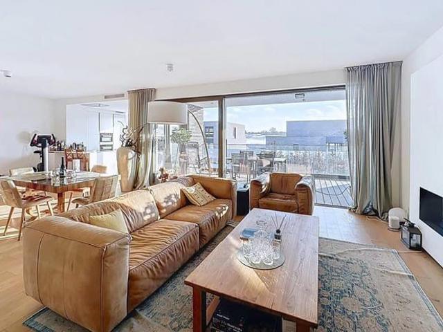 STEREA Superb 3 bedroom flat. Terrace and parking space