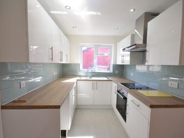 Sterling Gardens, London SE14, 3 bed flat to rent, £2,700 pcm | PrimeLocation