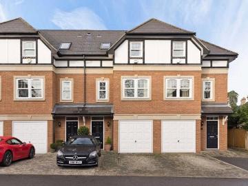 Sterling Place, Weybridge, Surrey KT13, 3 bed detached house to rent, £3,000 pcm | PrimeLocation