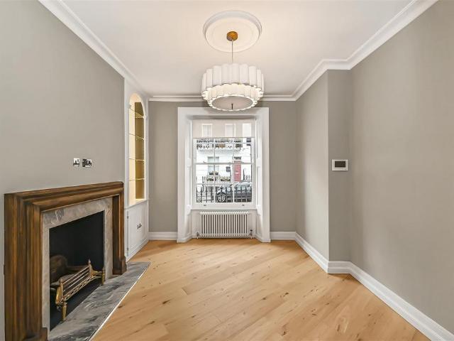 Sterling Street, London 4 bed house to rent £13,000 pcm £3,000 pw