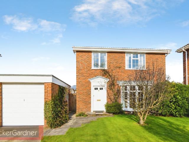 Sterndale Close, Cambridge CB3, 4 bed property to rent, £1,800 pcm | PrimeLocation