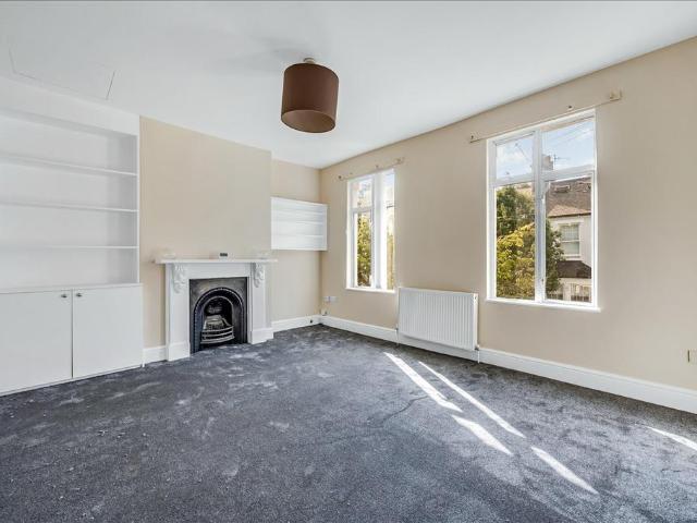 Sterne Street, Shepherd's Bush W12 1 bed flat to rent £1,950 pcm £450 pw