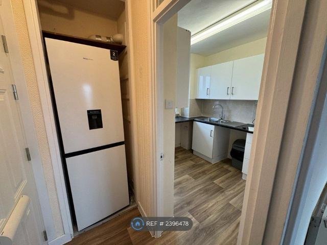 Sterte Close, Poole BH15, 2 bed flat to rent, £1,150 pcm | PrimeLocation