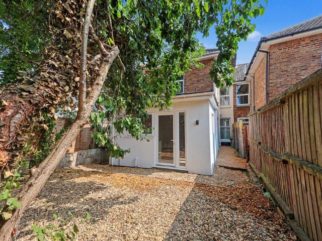 Sterte Road, Poole 1 bed ground floor flat to rent £1,000 pcm £231 pw
