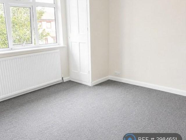 Stiven Crescent, Harrow, HA2 3 bed terraced house to rent £2,300 pcm £531 pw