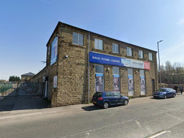 Sticker Lane, Bradford BD4, Barn conversion to rent, £1,200 pcm | PrimeLocation