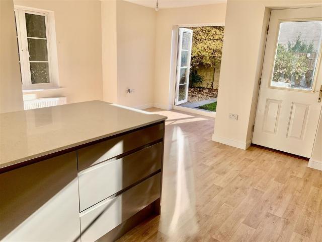 Stickleback Road, Calne, SN11