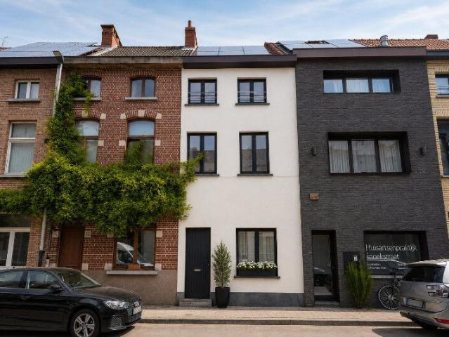 Stijlvol wonen aan het Lousbergpark, instapklaar en verr.