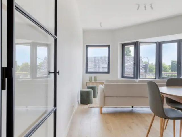 Stijlvol appartement in hartje Zeveneken!
