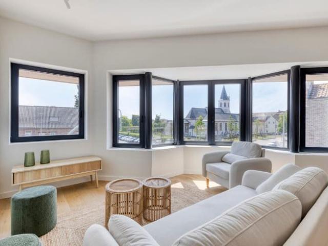 Stijlvol appartement in hartje Zeveneken!