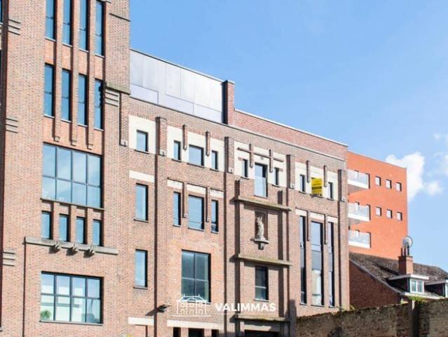 Stijlvol appartement loft met groot terras & parking.