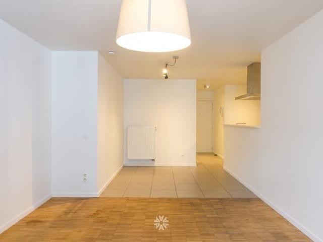 Stijlvol appartement met autostaanplaats te huur nabij Stati