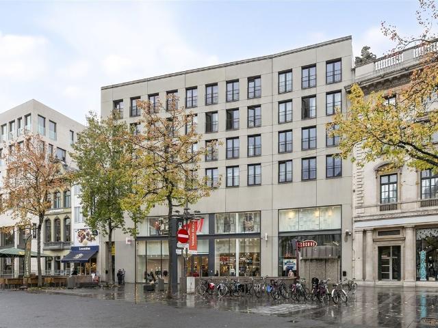 Stijlvol appartement met een zee van licht en ruimte | in statig en modern gebouw | OP DE MEIR | Antwerpen stad!