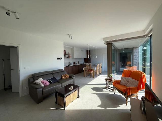 Stijlvol gemeubeld 1 slaapkmrappartement in nieuwbouw Amoer