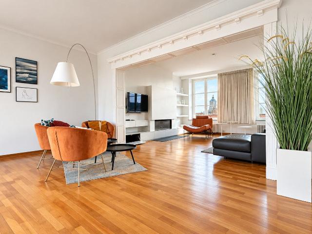 Stijlvol gemeubeld appartement hartje Brugge met autostan.
