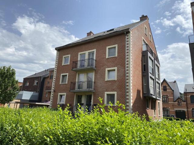 Stijlvol gelijkvloers appartement met terras!