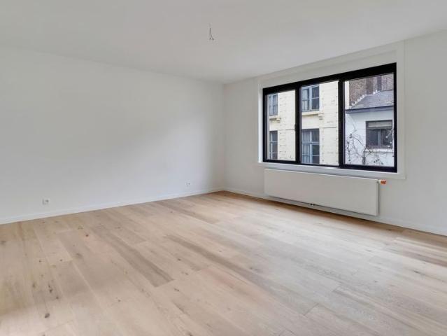 Stijlvol gerenoveerd 2 slaapkamer app. in het centrum Hasselt