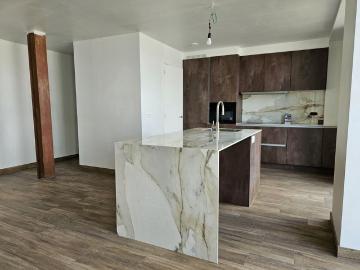 Stijlvol gerenoveerd appartement met zicht op het kanaal