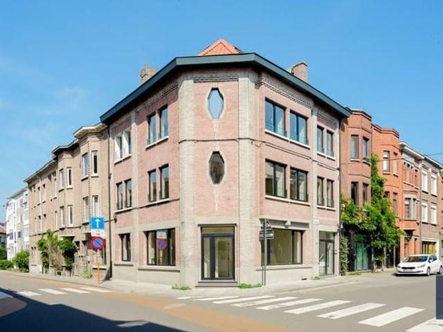 Stijlvol gerenoveerd duplex 3 slaapkamerappartement met te