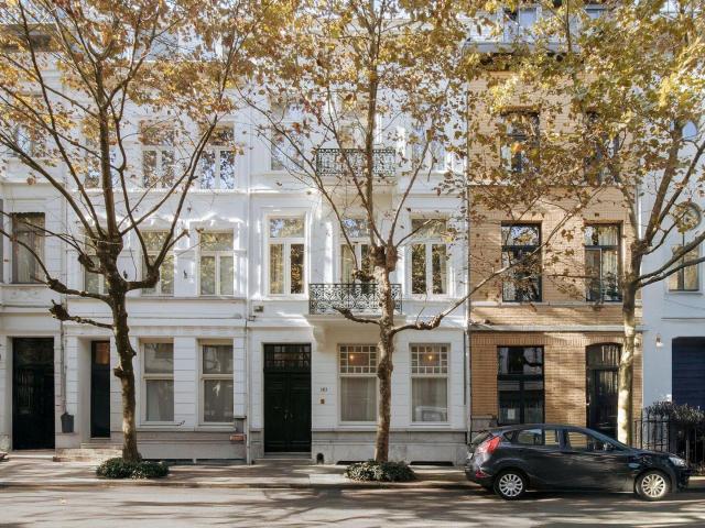 Stijlvol gerenoveerd herenhuis met stadstuin op toplocatie