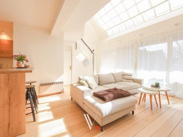 Stijlvolle bel etagewoning met 2 slaapkamers in hartje Iz.