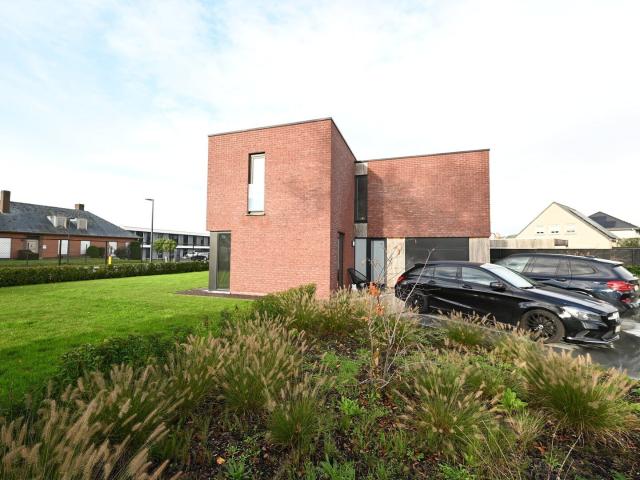 Stijlvolle VRIJSTAANDE nieuwbouwwoning met TUIN en GARAGE!