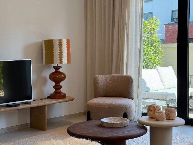 Stijlvolle woning aan het water, in alle rust en met een verfijnde afwerking, in Residentie De Prins op het gegeerde Prinsenhofplein. CdF