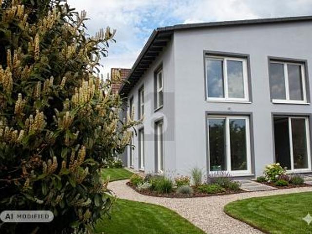 STIL UND KOMFORT IN ZENTRUMSNAHEM NEUBAU