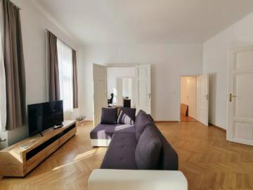 Stilaltbau mit 3,10 m Raumhöhe & Fischgrätparkett – 103 m² | 3 Zimmer | Bezug 01.05.2026