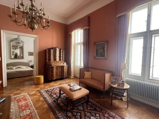 Stilaltbauwohnung Nähe Karlskirche
