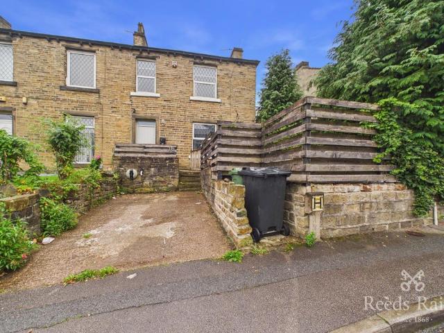 Stile Common Road, West Yorkshire HD4 3 bed end of terrace house to rent £1,100 pcm £254 pw