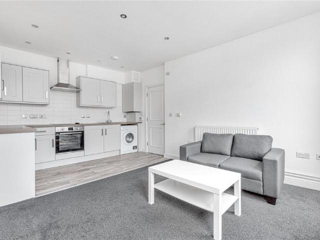 Stile Hall Mansions, 148 Wellesley. 1 bed flat to rent £1,675 pcm £387 pw