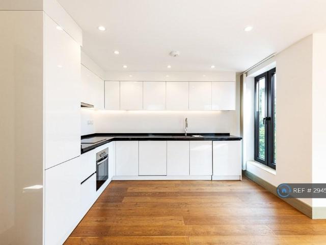 Stile Hall Parade, London, W4 2 bed flat to rent £2,299 pcm £531 pw