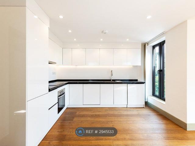 Stile Hall Parade, London W4, 2 bed flat to rent, £2,299 pcm | PrimeLocation