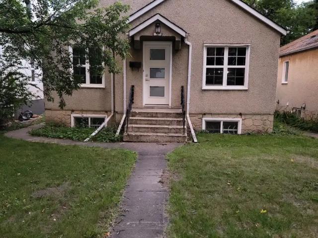 Still Available Sept9/26 2 Bedroom Upstairs of House close to U of A