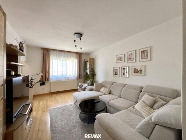 STILLVOLL SANIERT & SOFORT BEZUGSBEREIT– 3 Zimmer Wohnung mit Balkon
