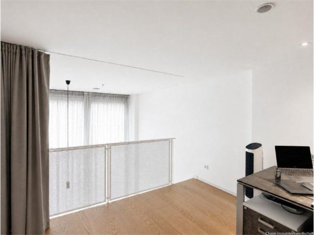 Stillvolle Erdgeschosswohnung mit hochwertiger Vollmöblierungim begehrten FRIENDS Tower München