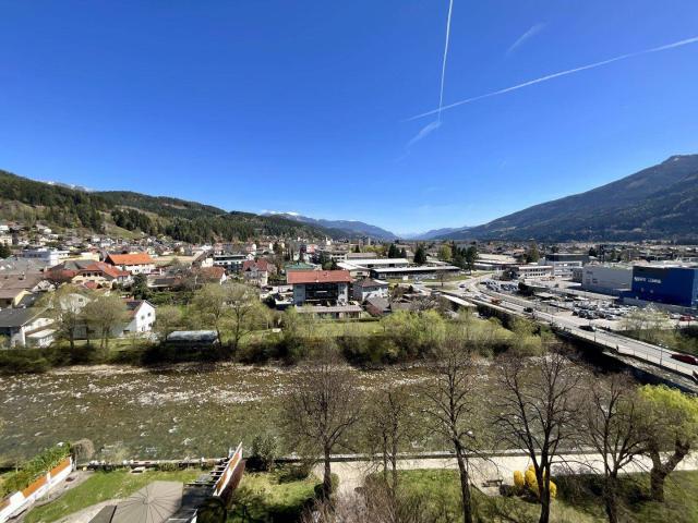 STILVOLL UND ZENTRAL WOHNEN MIT WEITBLICK! IHRE WOHLFÜHLOASE ÜBER DEN DÄCHERN DER STADT!