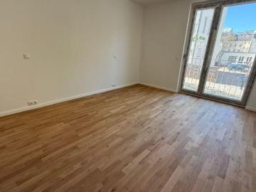 Stilvoll WOHNEN auf einer Etage 1.OG zwei Bäder Parkett großer Balkon u.v.m
