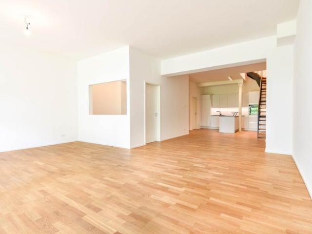 Stilvoll Wohnen im kernsanierten Gutshof nahe Neuss – Maisonettewohnung mit Terrasse und Garten