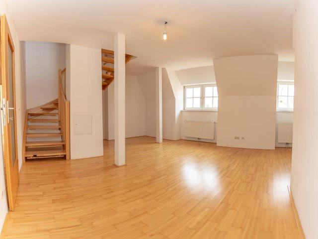 Stilvoll Wohnen in Gresten 3 Zimmer Maisonette Wohnung mit Galerie Charakter
