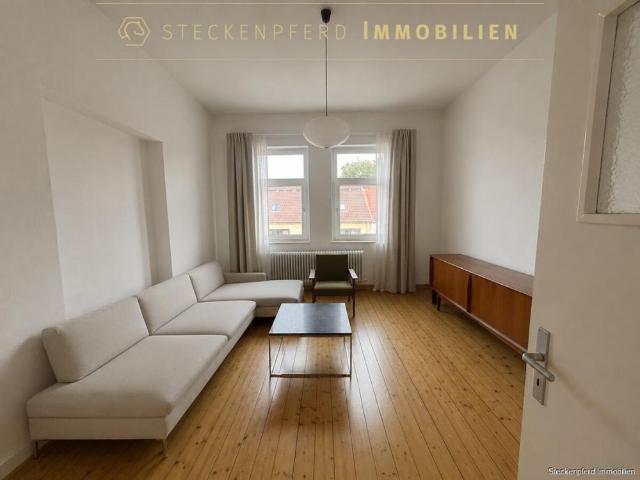 Stilvoll wohnen in der Südstadt – sanierte 3 Zi. Altbauwohnung mit zwei Balkonen