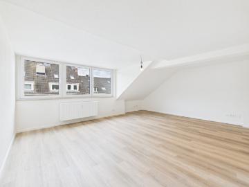 Stilvoll wohnen in Flingern Nord: Sanierter Altbau mit Dachboden und Balkon in Planung