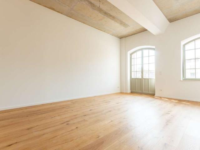 Stilvoll wohnen in historischem Ambiente | Balkon | Parkett | HWR | Offene Küche | Stellplatz