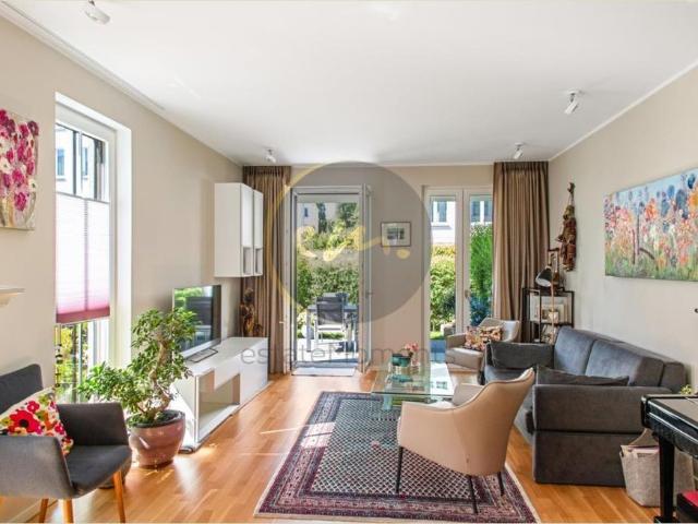 Stilvoll Wohnen in Zehlendorf: 4 Zimmer Maisonettewohnung, Hell und modern, mit Balkon und Garten