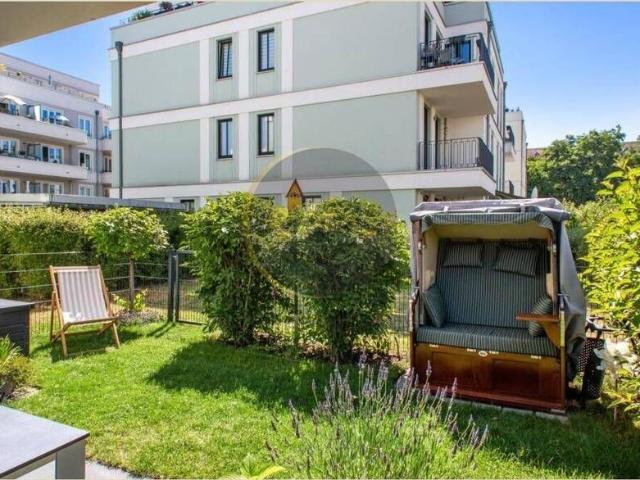Stilvoll Wohnen in Zehlendorf: 4 Zimmer Maisonettewohnung, Hell und modern, mit Balkon und Garten